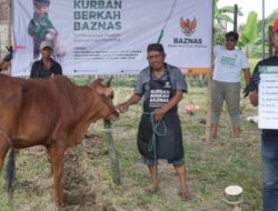 Baznas Sampang Salurkan Daging Kurban Pada Masyarakat Guna Kurangi Stunting